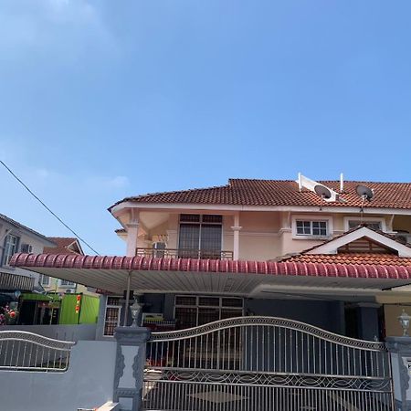 Awani Homestay Seberang Jaya Permatang Janggus Bagian luar foto