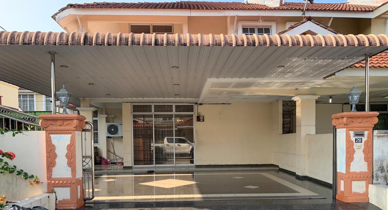 Awani Homestay Seberang Jaya Permatang Janggus Bagian luar foto